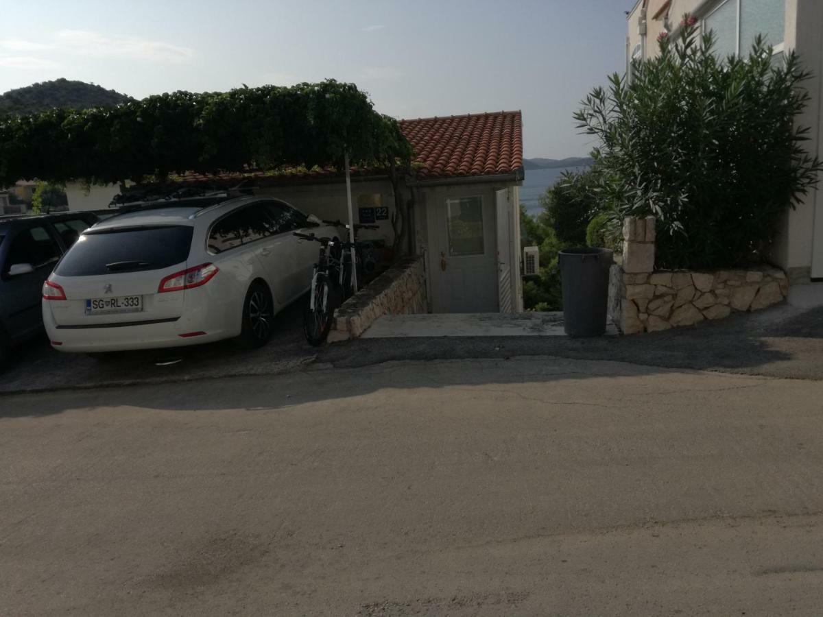 Apartman "Cvita" Drage Exterior photo